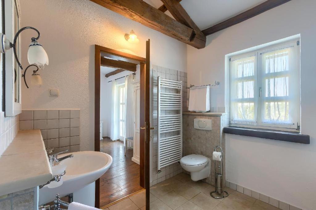 Villa Olivetta - Istrische Villa mit Meerblick nahe Porec Barat  Exterior foto