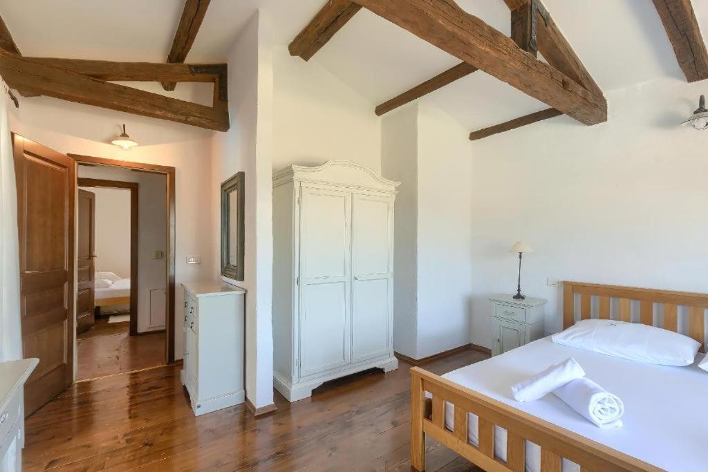 Villa Olivetta - Istrische Villa mit Meerblick nahe Porec Barat  Exterior foto