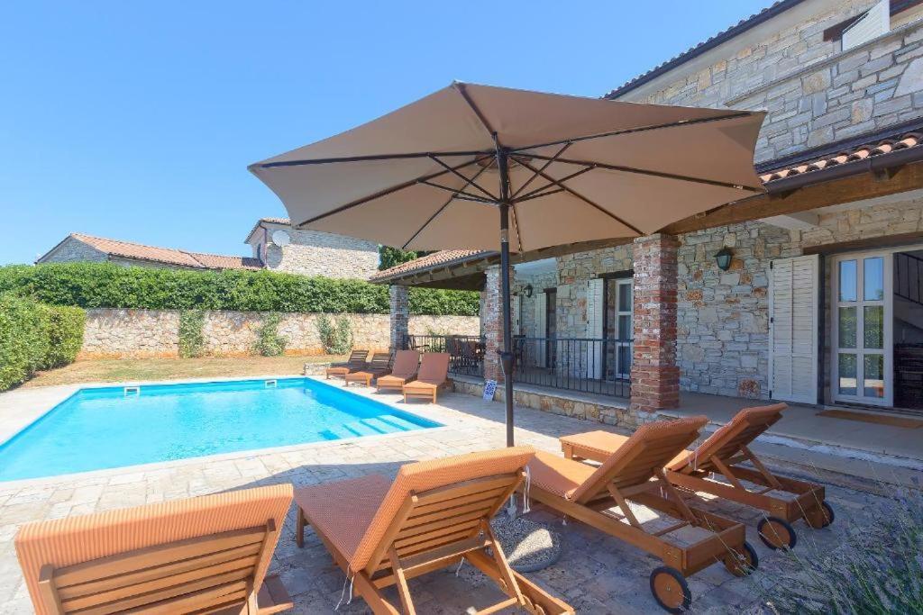 Villa Olivetta - Istrische Villa mit Meerblick nahe Porec Barat  Exterior foto